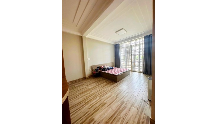 Mặt tiền đường số 270 Cao Lỗ 8x27 đúc 5 tầng 186m2 chỉ 27 tỷ 5
